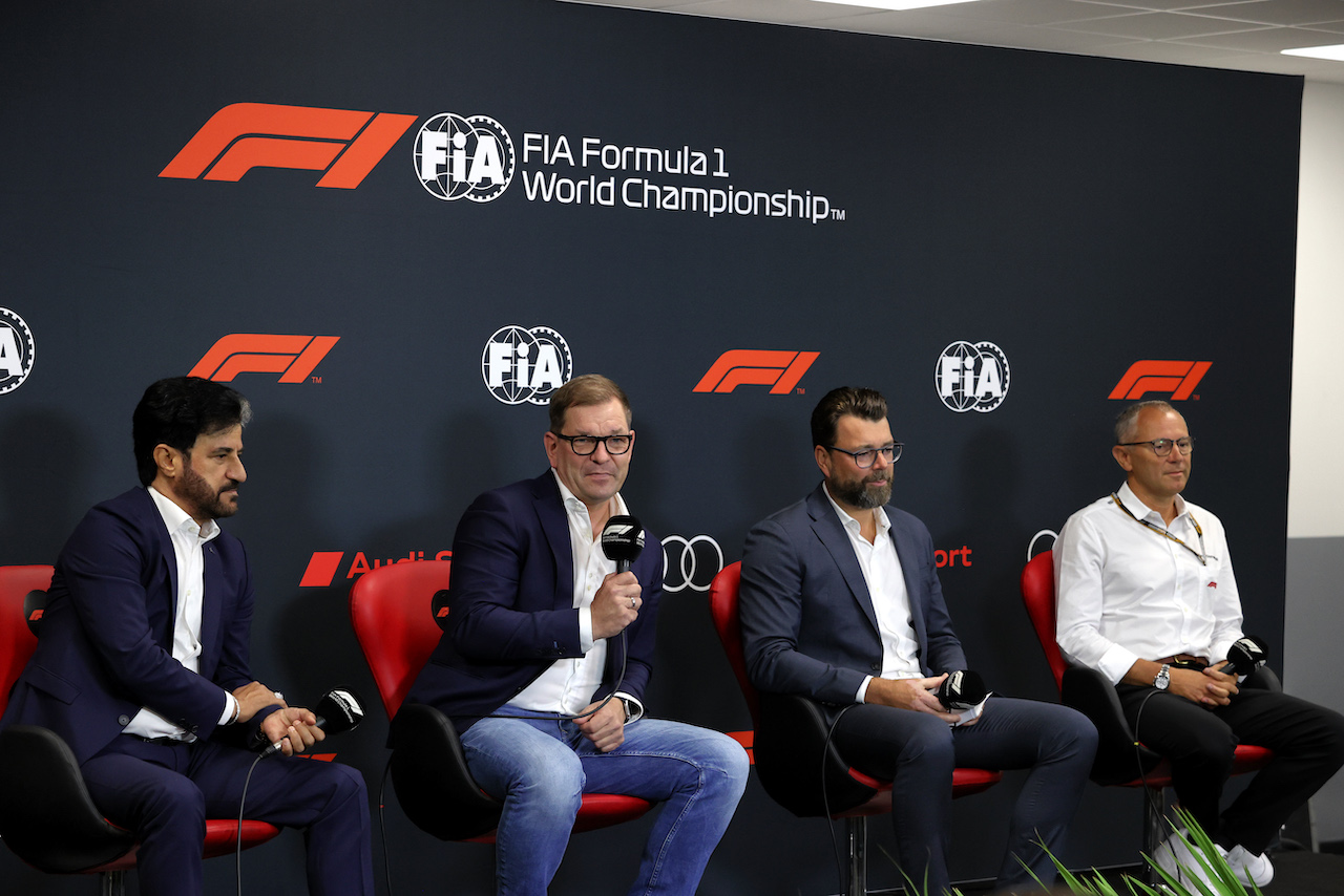 GP BELGIO, (L to R): Mohammed Bin Sulayem (UAE) FIA President; Markus Duesman (GER) Audi Chief Executive Officer; Oliver Hoffmann (GER) Audi Member of the Board of Management for Technical Development; e Stefano Domenicali (ITA) Formula One President e CEO - at a press conference announcing that Audi has officially registered as an F1 engine manufacturer for the 2026 regulations.
26.08.2022. Formula 1 World Championship, Rd 14, Belgian Grand Prix, Spa Francorchamps, Belgium, Practice Day.
- www.xpbimages.com, EMail: requests@xpbimages.com © Copyright: Moy / XPB Images