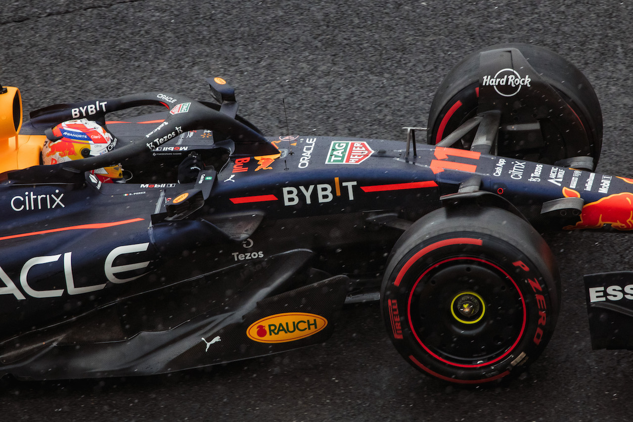 GP BELGIO, Sergio Perez (MEX) Red Bull Racing RB18.
26.08.2022. Formula 1 World Championship, Rd 14, Belgian Grand Prix, Spa Francorchamps, Belgium, Practice Day.
- www.xpbimages.com, EMail: requests@xpbimages.com © Copyright: Bearne / XPB Images