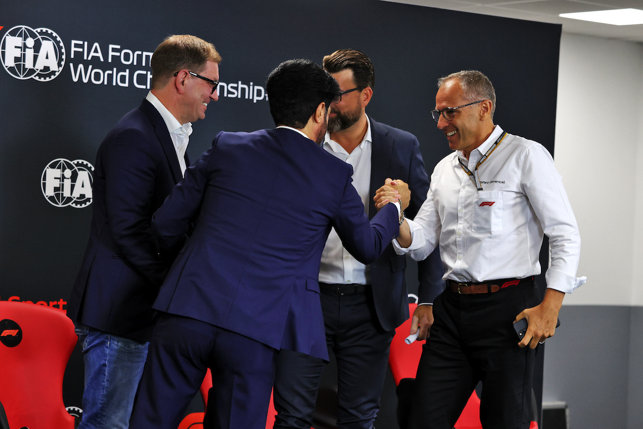 GP BELGIO, (L to R): Markus Duesmann (GER) Audi Chief Executive Officer; Mohammed Bin Sulayem (UAE) FIA President; Oliver Hoffmann (GER) Audi Member of the Board of Management for Technical Development; e Stefano Domenicali (ITA) Formula One President e CEO - at a press conference announcing that Audi has officially registered as an F1 engine manufacturer for the 2026 regulations.
26.08.2022. Formula 1 World Championship, Rd 14, Belgian Grand Prix, Spa Francorchamps, Belgium, Practice Day.
- www.xpbimages.com, EMail: requests@xpbimages.com © Copyright: Moy / XPB Images