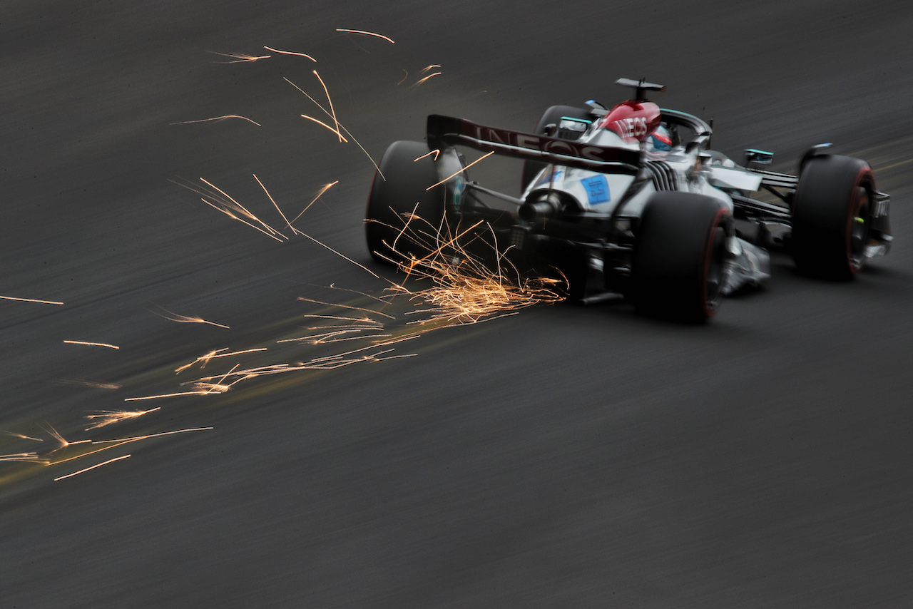 GP BELGIO, George Russell (GBR) Mercedes AMG F1 W13 sends sparks flying.
26.08.2022. Formula 1 World Championship, Rd 14, Belgian Grand Prix, Spa Francorchamps, Belgium, Practice Day.
 - www.xpbimages.com, EMail: requests@xpbimages.com © Copyright: Coates / XPB Images