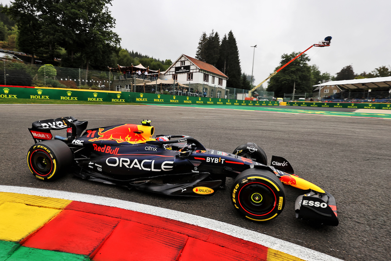 GP BELGIO, Sergio Perez (MEX) Red Bull Racing RB18.
26.08.2022. Formula 1 World Championship, Rd 14, Belgian Grand Prix, Spa Francorchamps, Belgium, Practice Day.
- www.xpbimages.com, EMail: requests@xpbimages.com © Copyright: Moy / XPB Images