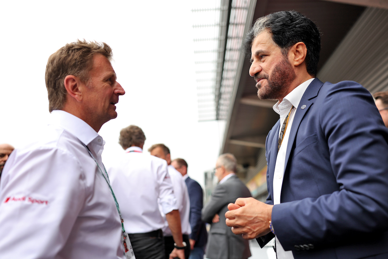 GP BELGIO, (L to R): Allan McNish (GBR) Audi Director of Motorsport Coordination with Mohammed Bin Sulayem (UAE) FIA President.
26.08.2022. Formula 1 World Championship, Rd 14, Belgian Grand Prix, Spa Francorchamps, Belgium, Practice Day.
- www.xpbimages.com, EMail: requests@xpbimages.com © Copyright: Bearne / XPB Images