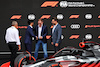 GP BELGIO, (L to R): Stefano Domenicali (ITA) Formula One President e CEO; Mohammed Bin Sulayem (UAE) FIA President; Markus Duesmann  (GER) Audi Chief Executive Officer; e Oliver Hoffmann (GER) Audi Member of the Board of Management for Technical Development - with a showcar in the pits as Audi has officially registered as an F1 engine manufacturer for the 2026 regulations.
26.08.2022. Formula 1 World Championship, Rd 14, Belgian Grand Prix, Spa Francorchamps, Belgium, Practice Day.
- www.xpbimages.com, EMail: requests@xpbimages.com © Copyright: Bearne / XPB Images