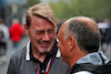 GP BELGIO, Mika Hakkinen (FIN) with Frederic Vasseur (FRA) Alfa Romeo F1 Team Team Principal.
26.08.2022. Formula 1 World Championship, Rd 14, Belgian Grand Prix, Spa Francorchamps, Belgium, Practice Day.
 - www.xpbimages.com, EMail: requests@xpbimages.com © Copyright: Coates / XPB Images
