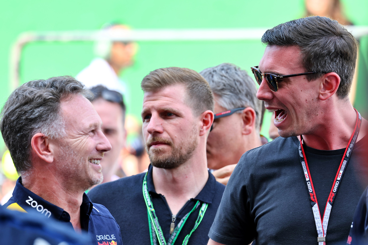 GP BRASILE, (L to R): Christian Horner (GBR) Red Bull Racing Team Principal with Mark Mateschitz (AUT) Red Bull Co-Owner on the grid.
13.11.2022. Formula 1 World Championship, Rd 21, Brazilian Grand Prix, Sao Paulo, Brazil, Gara Day.
- www.xpbimages.com, EMail: requests@xpbimages.com © Copyright: Batchelor / XPB Images