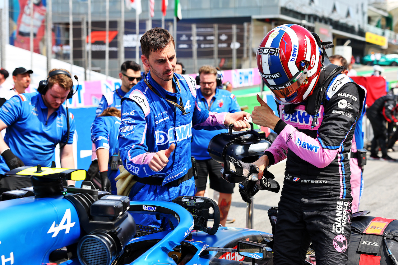 GP BRASILE, Esteban Ocon (FRA) Alpine F1 Team A522 on the grid.
13.11.2022. Formula 1 World Championship, Rd 21, Brazilian Grand Prix, Sao Paulo, Brazil, Gara Day.
- www.xpbimages.com, EMail: requests@xpbimages.com © Copyright: Batchelor / XPB Images