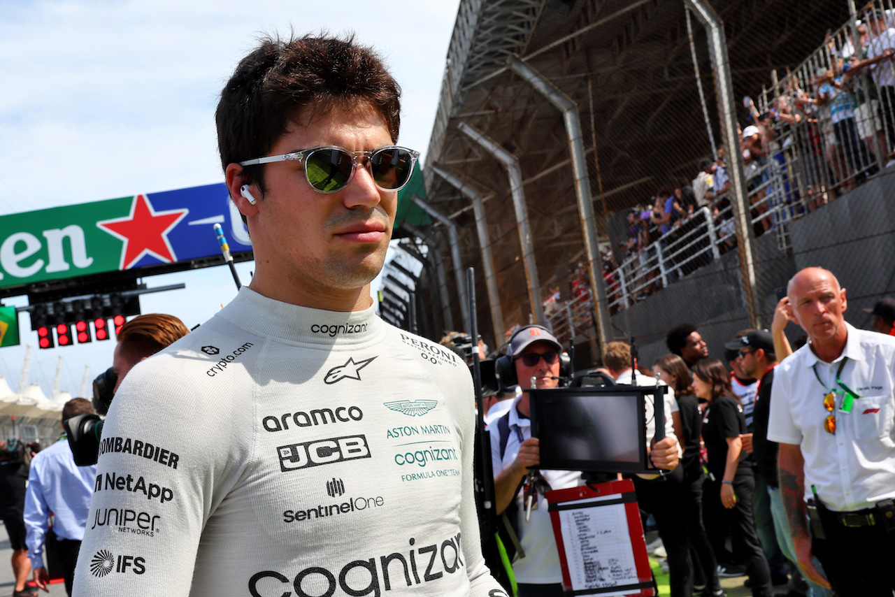 GP BRASILE, Lance Stroll (CDN) Aston Martin F1 Team on the grid.
13.11.2022. Formula 1 World Championship, Rd 21, Brazilian Grand Prix, Sao Paulo, Brazil, Gara Day.
- www.xpbimages.com, EMail: requests@xpbimages.com © Copyright: Batchelor / XPB Images
