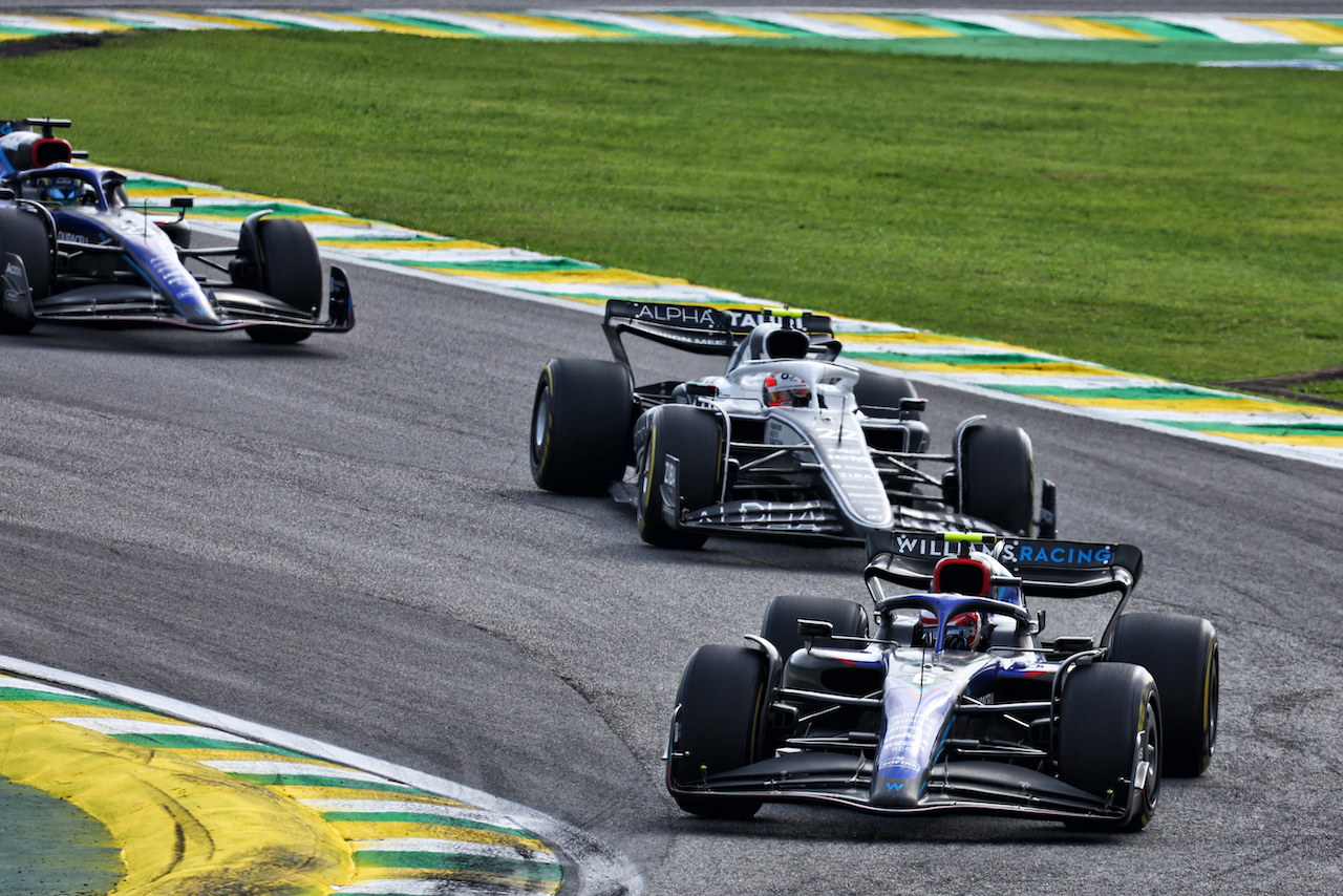 GP BRASILE, Nicholas Latifi (CDN) Williams Racing FW44.
13.11.2022. Formula 1 World Championship, Rd 21, Brazilian Grand Prix, Sao Paulo, Brazil, Gara Day.
- www.xpbimages.com, EMail: requests@xpbimages.com © Copyright: Batchelor / XPB Images