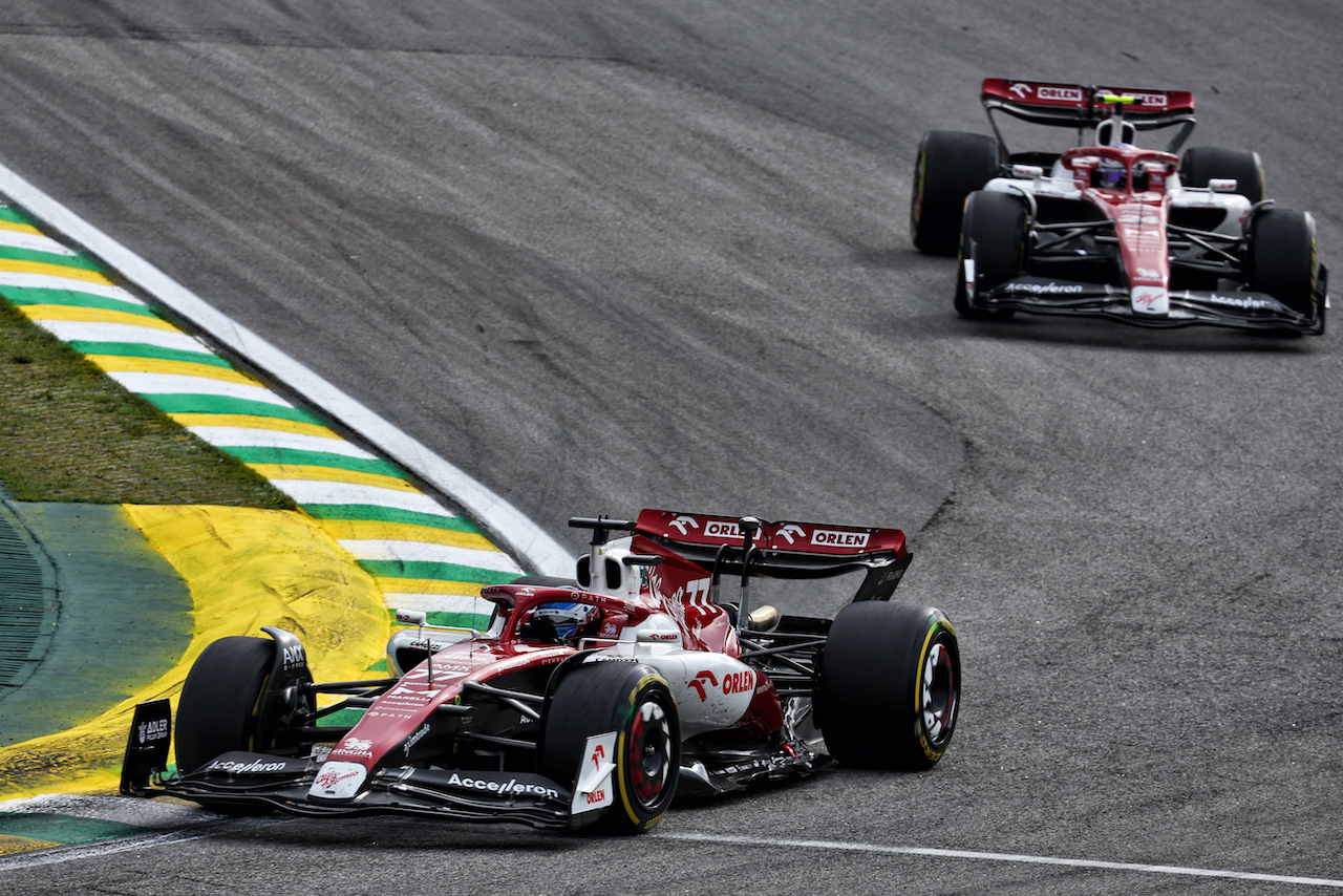 GP BRASILE, Valtteri Bottas (FIN) Alfa Romeo F1 Team C42.
13.11.2022. Formula 1 World Championship, Rd 21, Brazilian Grand Prix, Sao Paulo, Brazil, Gara Day.
- www.xpbimages.com, EMail: requests@xpbimages.com © Copyright: Batchelor / XPB Images