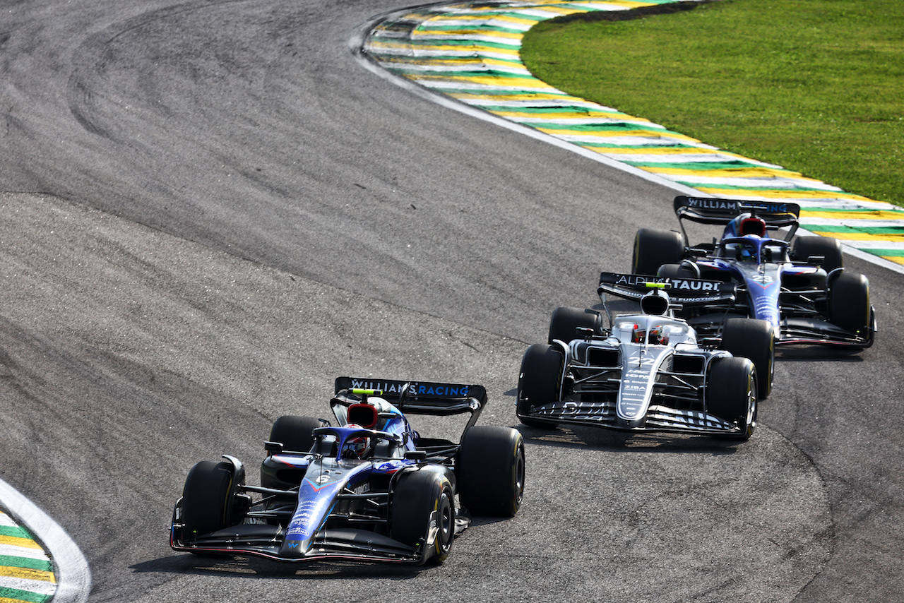 GP BRASILE, Nicholas Latifi (CDN) Williams Racing FW44.
13.11.2022. Formula 1 World Championship, Rd 21, Brazilian Grand Prix, Sao Paulo, Brazil, Gara Day.
- www.xpbimages.com, EMail: requests@xpbimages.com © Copyright: Batchelor / XPB Images