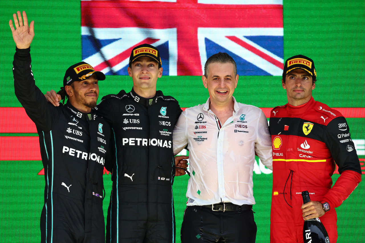 GP BRASILE, 1st place George Russell (GBR) Mercedes AMG F1 W13 with 2nd place Lewis Hamilton (GBR) Mercedes AMG F1 W13 e 3rd place Carlos Sainz Jr (ESP) Ferrari. 13.11.2022. Formula 1 World Championship, Rd 21, Brazilian Grand Prix, Sao Paulo, Brazil, Gara Day. - www.xpbimages.com, EMail: requests@xpbimages.com √Ç¬© Copyright: Batchelor / XPB Images