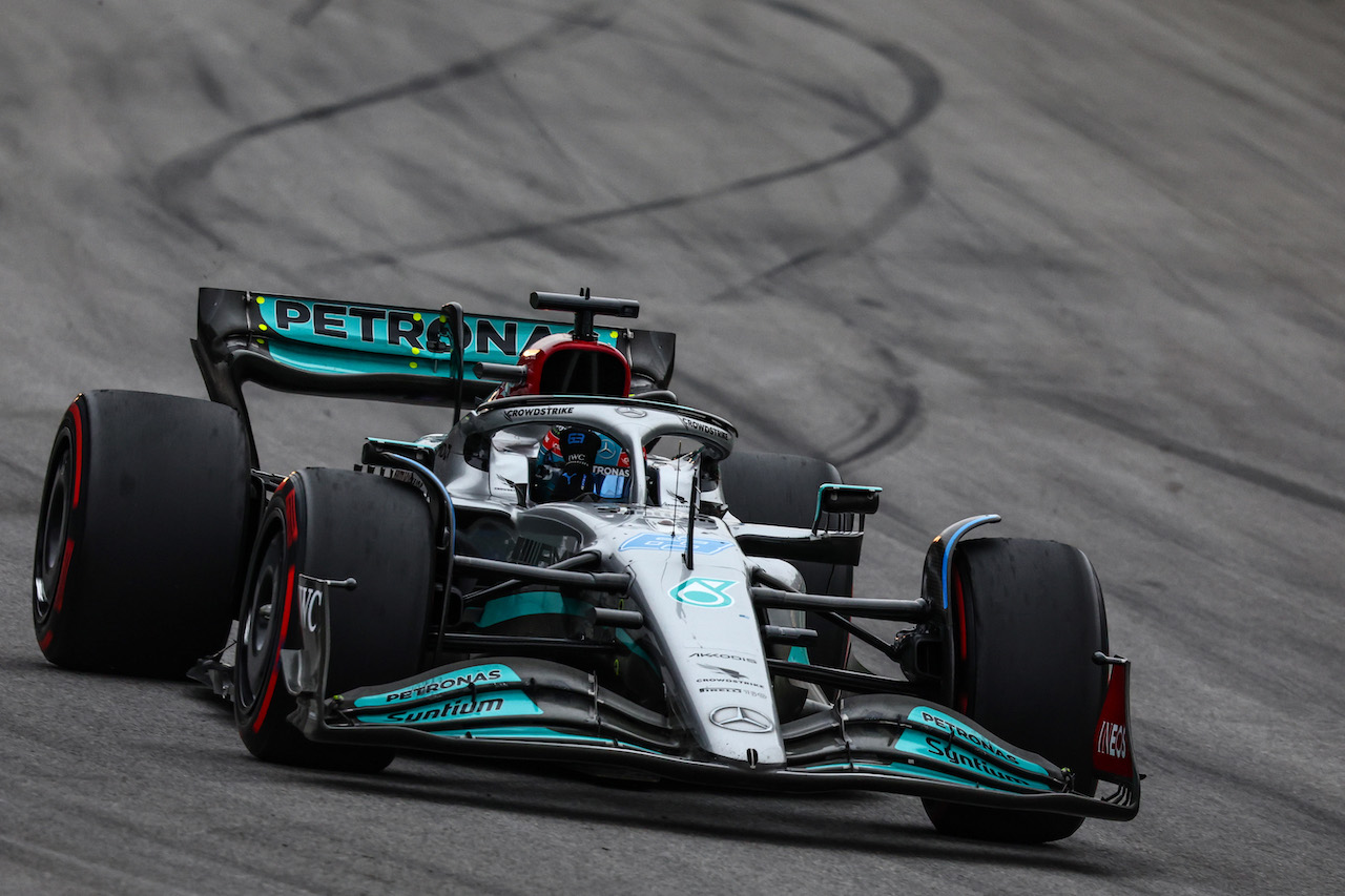 GP BRASILE, George Russell (GBR), Mercedes AMG F1 
13.11.2022. Formula 1 World Championship, Rd 21, Brazilian Grand Prix, Sao Paulo, Brazil, Gara Day.
- www.xpbimages.com, EMail: requests@xpbimages.com ¬© Copyright: Charniaux / XPB Images