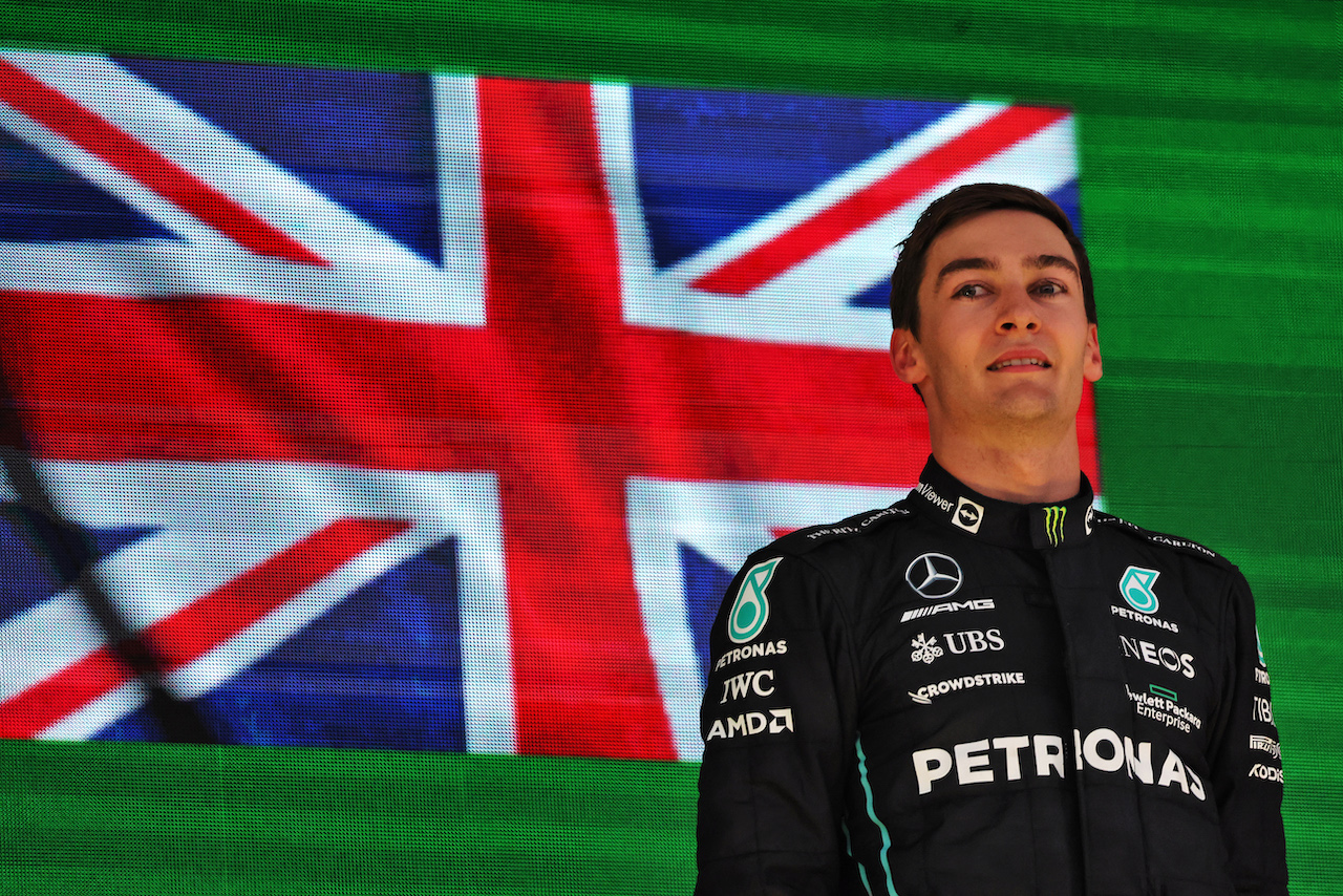 GP BRASILE, Gara winner George Russell (GBR) Mercedes AMG F1 celebrates on the podium.
13.11.2022. Formula 1 World Championship, Rd 21, Brazilian Grand Prix, Sao Paulo, Brazil, Gara Day.
- www.xpbimages.com, EMail: requests@xpbimages.com © Copyright: Bearne / XPB Images