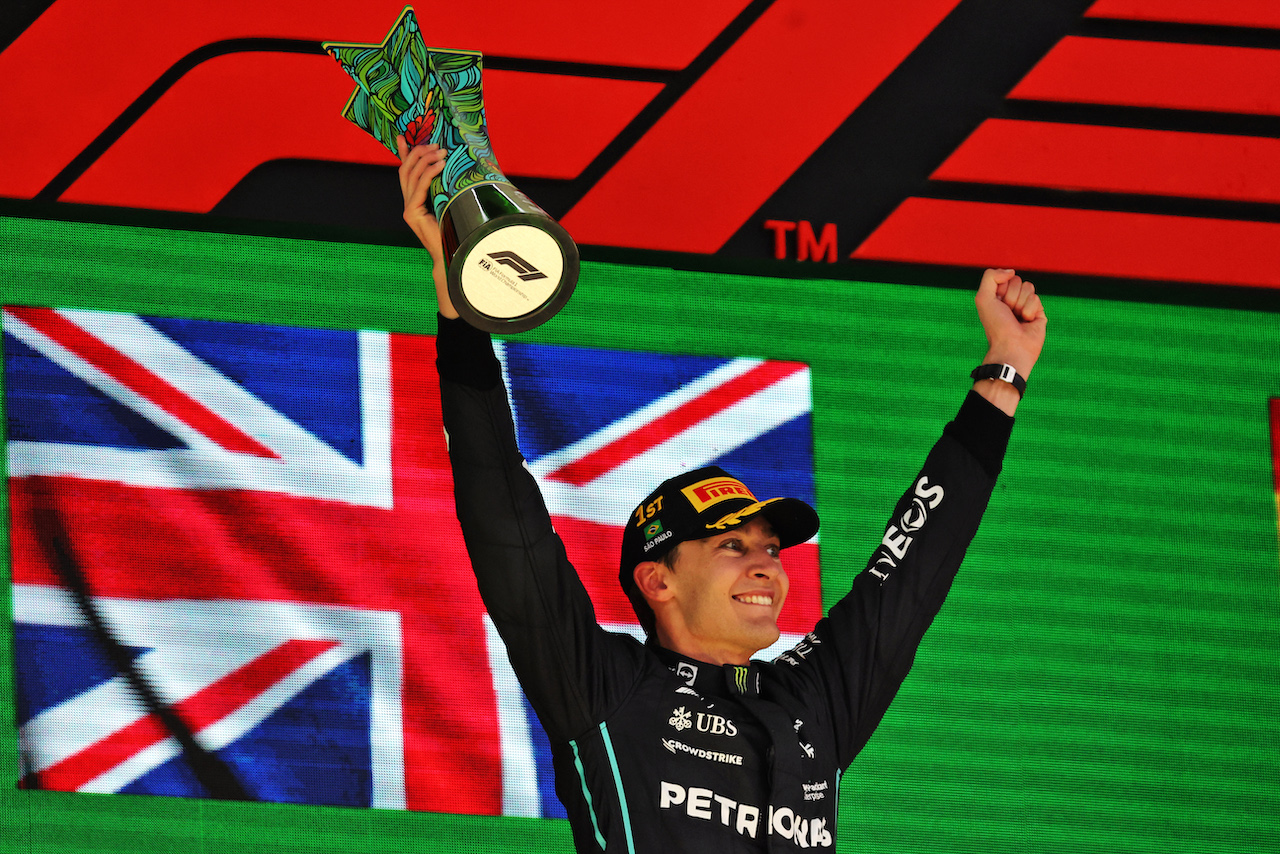 GP BRASILE, Gara winner George Russell (GBR) Mercedes AMG F1 celebrates on the podium.
13.11.2022. Formula 1 World Championship, Rd 21, Brazilian Grand Prix, Sao Paulo, Brazil, Gara Day.
- www.xpbimages.com, EMail: requests@xpbimages.com © Copyright: Bearne / XPB Images