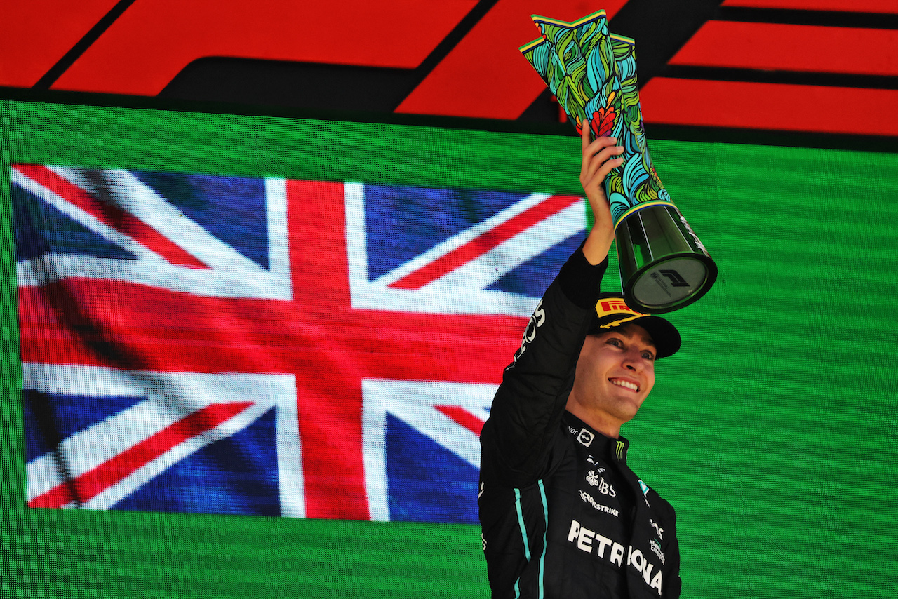GP BRASILE, Gara winner George Russell (GBR) Mercedes AMG F1 celebrates on the podium.
13.11.2022. Formula 1 World Championship, Rd 21, Brazilian Grand Prix, Sao Paulo, Brazil, Gara Day.
- www.xpbimages.com, EMail: requests@xpbimages.com © Copyright: Bearne / XPB Images