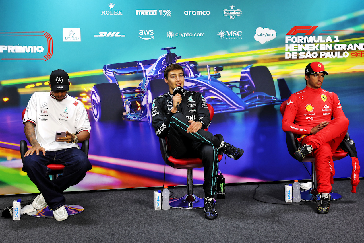 GP BRASILE, (L to R): Lewis Hamilton (GBR) Mercedes AMG F1; George Russell (GBR) Mercedes AMG F1; e Carlos Sainz Jr (ESP) Ferrari, in the post race FIA Press Conference.
13.11.2022. Formula 1 World Championship, Rd 21, Brazilian Grand Prix, Sao Paulo, Brazil, Gara Day.
- www.xpbimages.com, EMail: requests@xpbimages.com © Copyright: Bearne / XPB Images