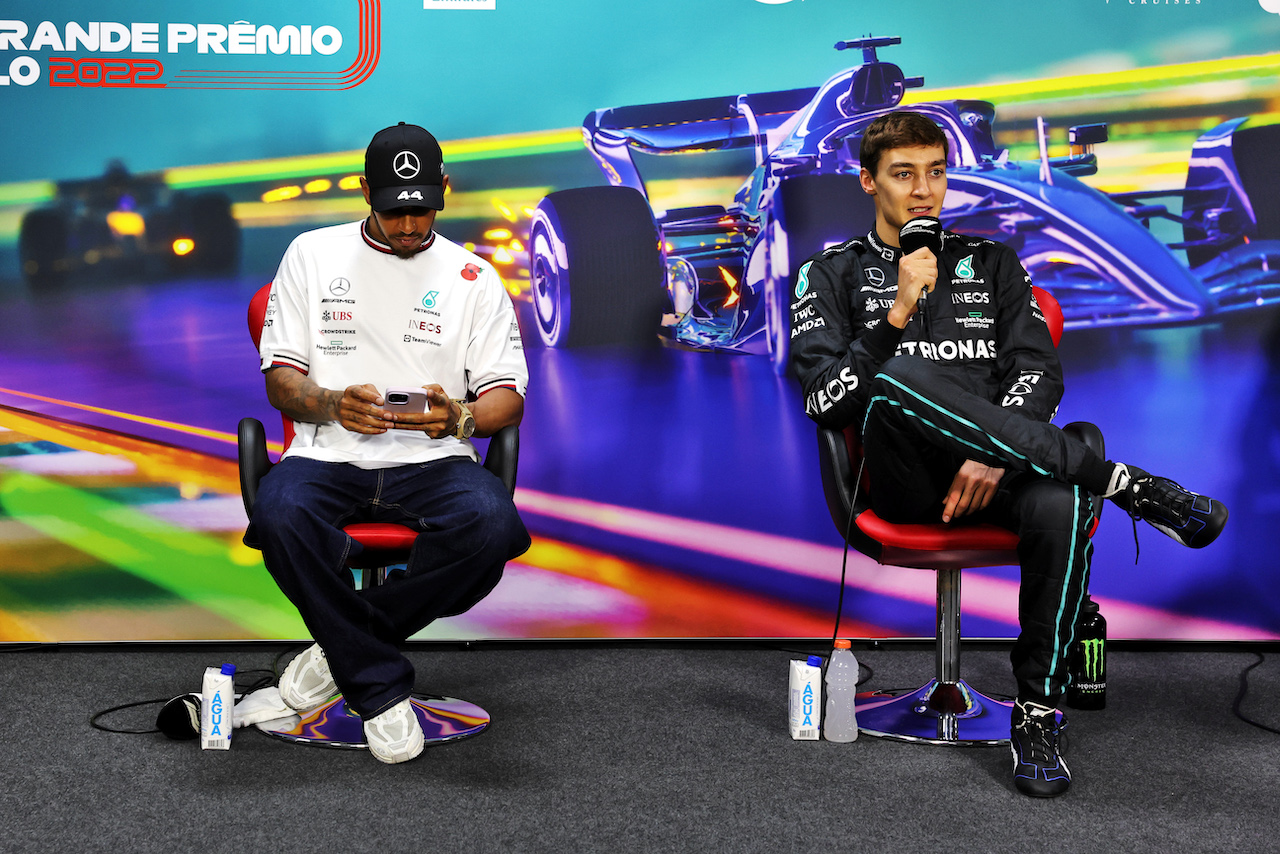 GP BRASILE, (L to R): Lewis Hamilton (GBR) Mercedes AMG F1 e team mate George Russell (GBR) Mercedes AMG F1 in the post race FIA Press Conference.
13.11.2022. Formula 1 World Championship, Rd 21, Brazilian Grand Prix, Sao Paulo, Brazil, Gara Day.
- www.xpbimages.com, EMail: requests@xpbimages.com © Copyright: Bearne / XPB Images