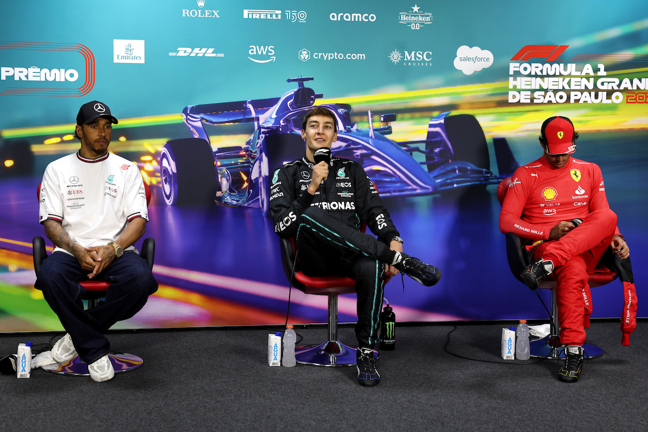 GP BRASILE, (L to R): Lewis Hamilton (GBR) Mercedes AMG F1; George Russell (GBR) Mercedes AMG F1; e Carlos Sainz Jr (ESP) Ferrari, in the post race FIA Press Conference.
13.11.2022. Formula 1 World Championship, Rd 21, Brazilian Grand Prix, Sao Paulo, Brazil, Gara Day.
- www.xpbimages.com, EMail: requests@xpbimages.com © Copyright: Bearne / XPB Images
