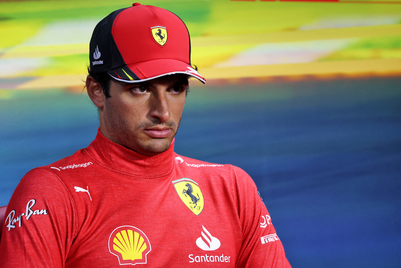GP BRASILE, Carlos Sainz Jr (ESP) Ferrari in the post race FIA Press Conference.
13.11.2022. Formula 1 World Championship, Rd 21, Brazilian Grand Prix, Sao Paulo, Brazil, Gara Day.
- www.xpbimages.com, EMail: requests@xpbimages.com © Copyright: Bearne / XPB Images