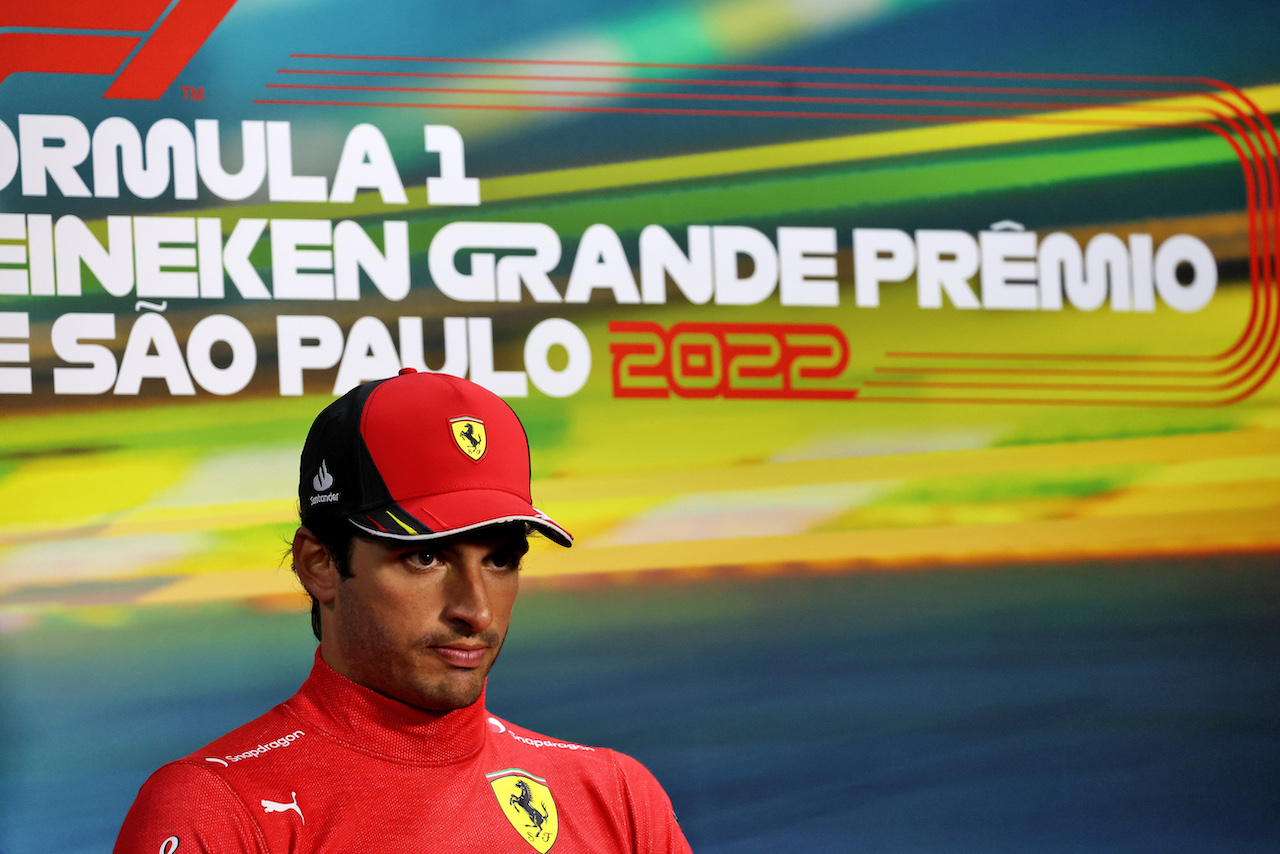 GP BRASILE, Carlos Sainz Jr (ESP) Ferrari in the post race FIA Press Conference.
13.11.2022. Formula 1 World Championship, Rd 21, Brazilian Grand Prix, Sao Paulo, Brazil, Gara Day.
- www.xpbimages.com, EMail: requests@xpbimages.com © Copyright: Bearne / XPB Images