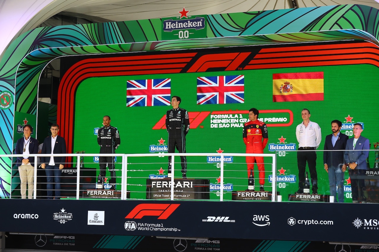 GP BRASILE, 1st place George Russell (GBR) Mercedes AMG F1 W13 with 2nd place Lewis Hamilton (GBR) Mercedes AMG F1 W13 e 3rd place Carlos Sainz Jr (ESP) Ferrari. 13.11.2022. Formula 1 World Championship, Rd 21, Brazilian Grand Prix, Sao Paulo, Brazil, Gara Day. - www.xpbimages.com, EMail: requests@xpbimages.com © Copyright: XPB Images