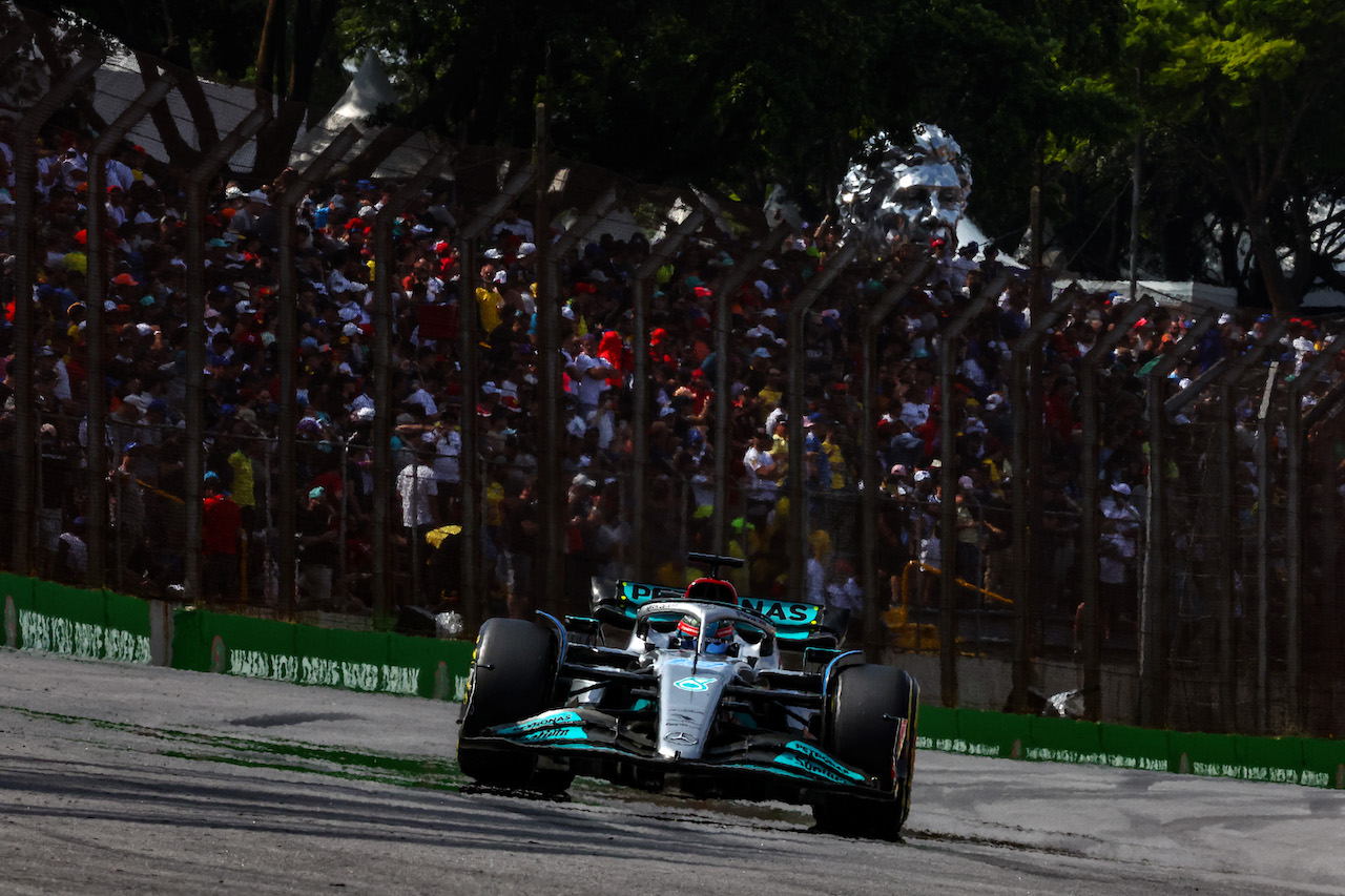 GP BRASILE, George Russell (GBR), Mercedes AMG F1 
13.11.2022. Formula 1 World Championship, Rd 21, Brazilian Grand Prix, Sao Paulo, Brazil, Gara Day.
- www.xpbimages.com, EMail: requests@xpbimages.com ¬© Copyright: Charniaux / XPB Images