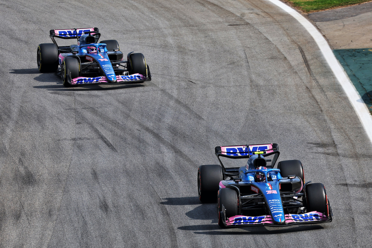 GP BRASILE, Esteban Ocon (FRA) Alpine F1 Team A522.
13.11.2022. Formula 1 World Championship, Rd 21, Brazilian Grand Prix, Sao Paulo, Brazil, Gara Day.
- www.xpbimages.com, EMail: requests@xpbimages.com © Copyright: Bearne / XPB Images