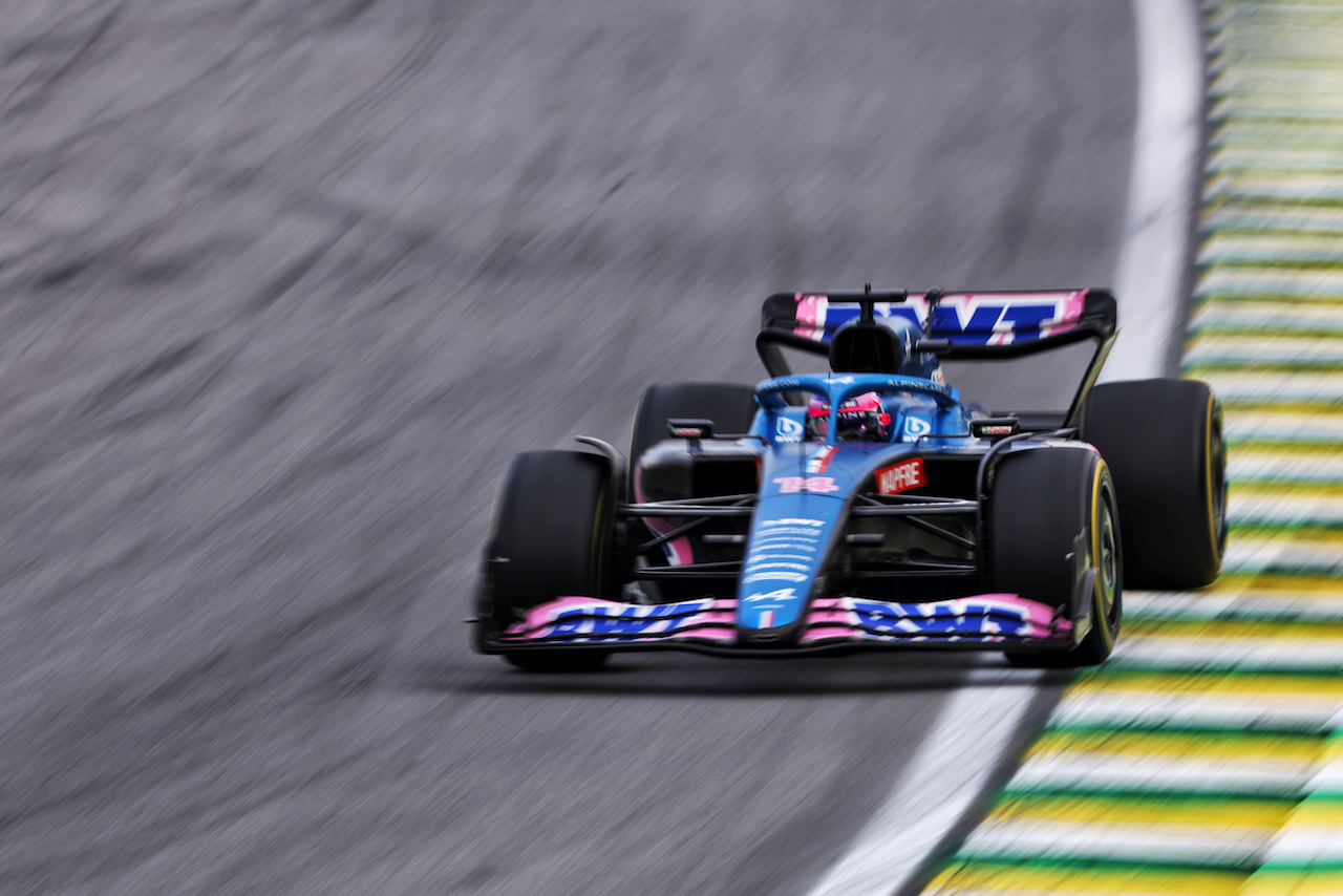 GP BRASILE, Fernando Alonso (ESP) Alpine F1 Team A522.
13.11.2022. Formula 1 World Championship, Rd 21, Brazilian Grand Prix, Sao Paulo, Brazil, Gara Day.
- www.xpbimages.com, EMail: requests@xpbimages.com © Copyright: Bearne / XPB Images