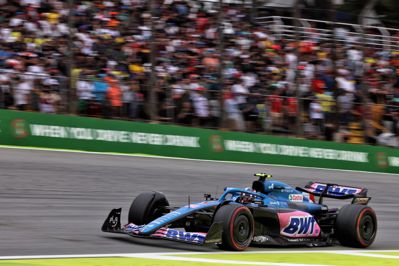 GP BRASILE, Esteban Ocon (FRA) Alpine F1 Team A522.
13.11.2022. Formula 1 World Championship, Rd 21, Brazilian Grand Prix, Sao Paulo, Brazil, Gara Day.
- www.xpbimages.com, EMail: requests@xpbimages.com © Copyright: Bearne / XPB Images