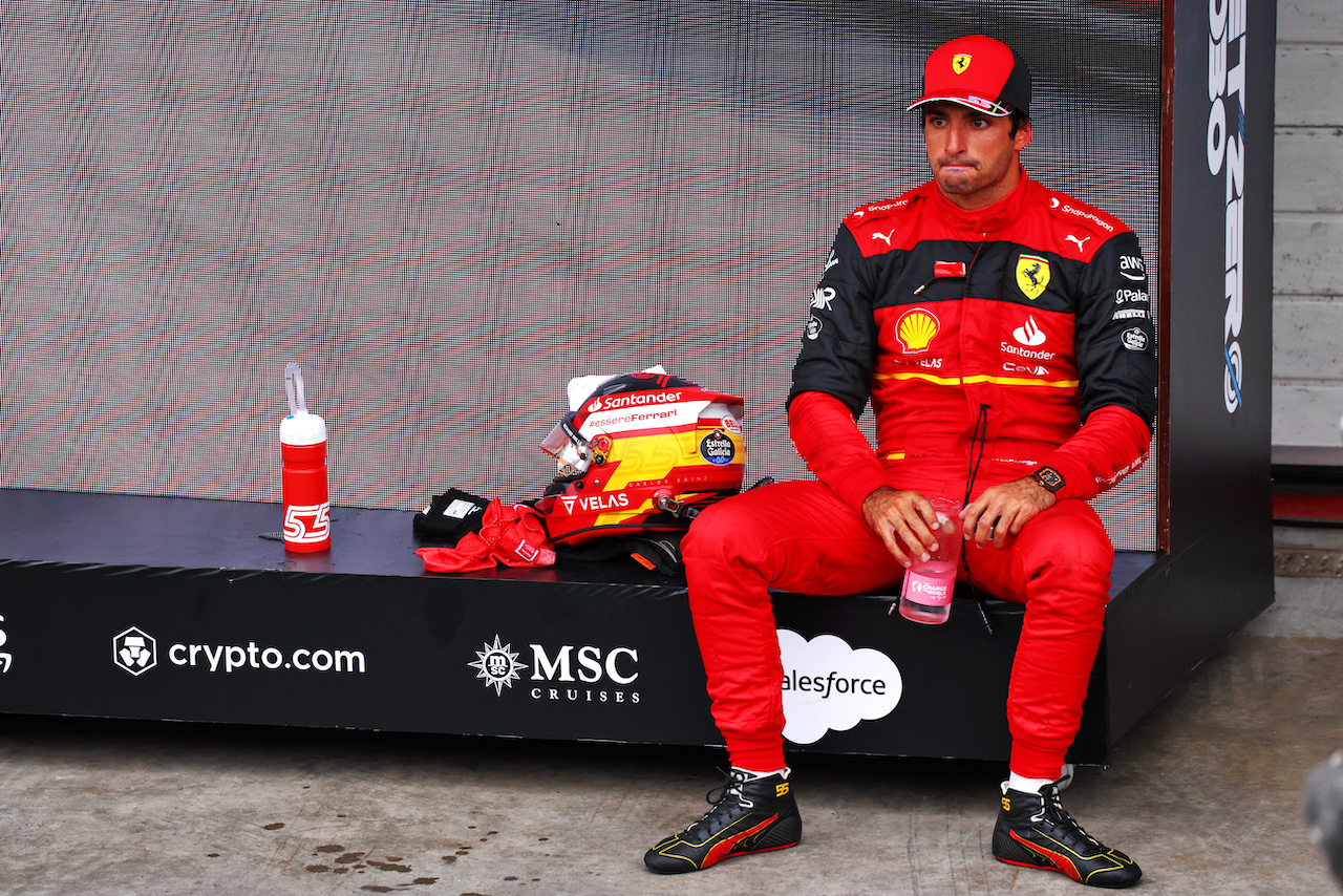 GP BRASILE, Carlos Sainz Jr (ESP) Ferrari in parc ferme.
13.11.2022. Formula 1 World Championship, Rd 21, Brazilian Grand Prix, Sao Paulo, Brazil, Gara Day.
 - www.xpbimages.com, EMail: requests@xpbimages.com © Copyright: Coates / XPB Images