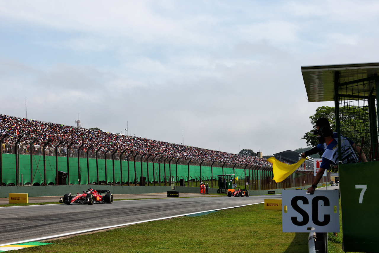 GP BRASILE, Charles Leclerc (MON) Ferrari F1-75.
13.11.2022. Formula 1 World Championship, Rd 21, Brazilian Grand Prix, Sao Paulo, Brazil, Gara Day.
 - www.xpbimages.com, EMail: requests@xpbimages.com © Copyright: Coates / XPB Images