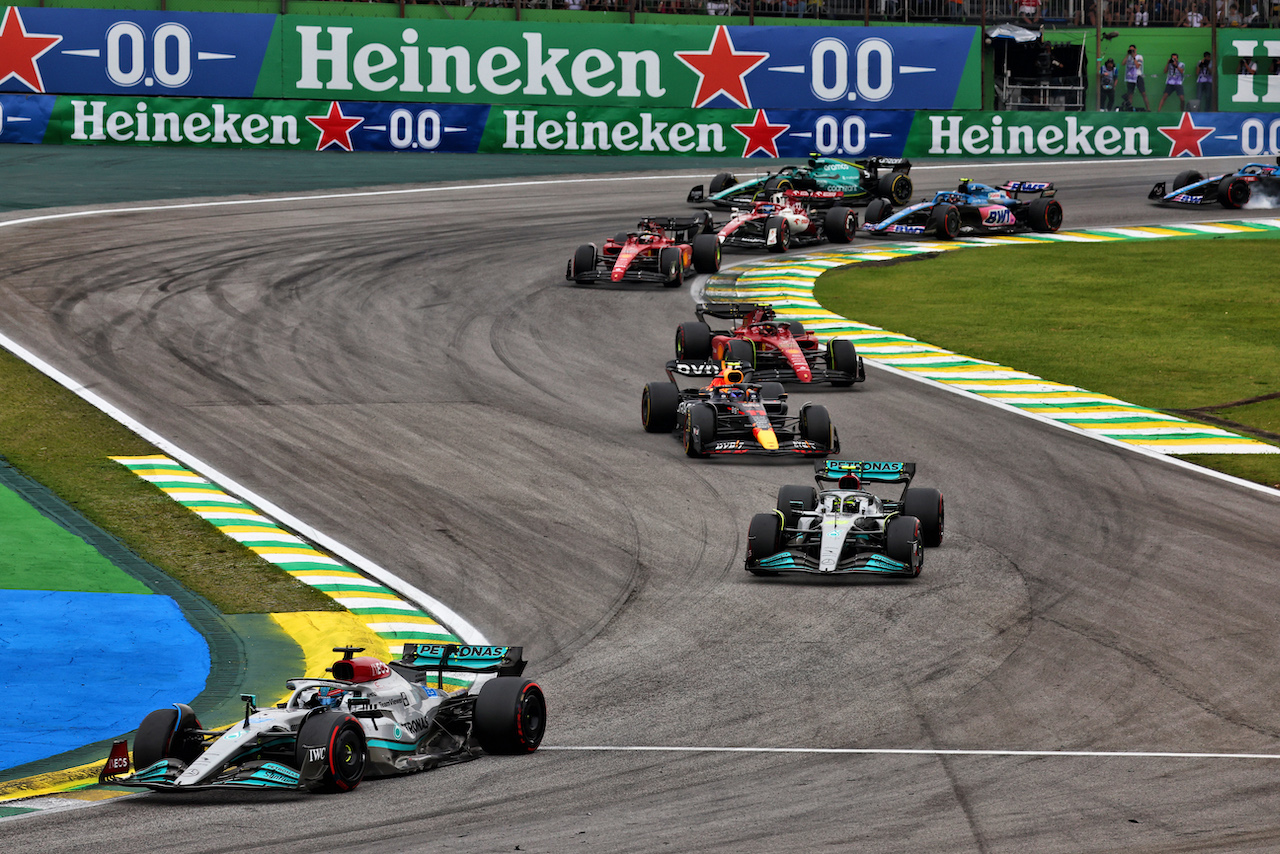 GP BRASILE, George Russell (GBR) Mercedes AMG F1 W13.
13.11.2022. Formula 1 World Championship, Rd 21, Brazilian Grand Prix, Sao Paulo, Brazil, Gara Day.
 - www.xpbimages.com, EMail: requests@xpbimages.com © Copyright: Coates / XPB Images