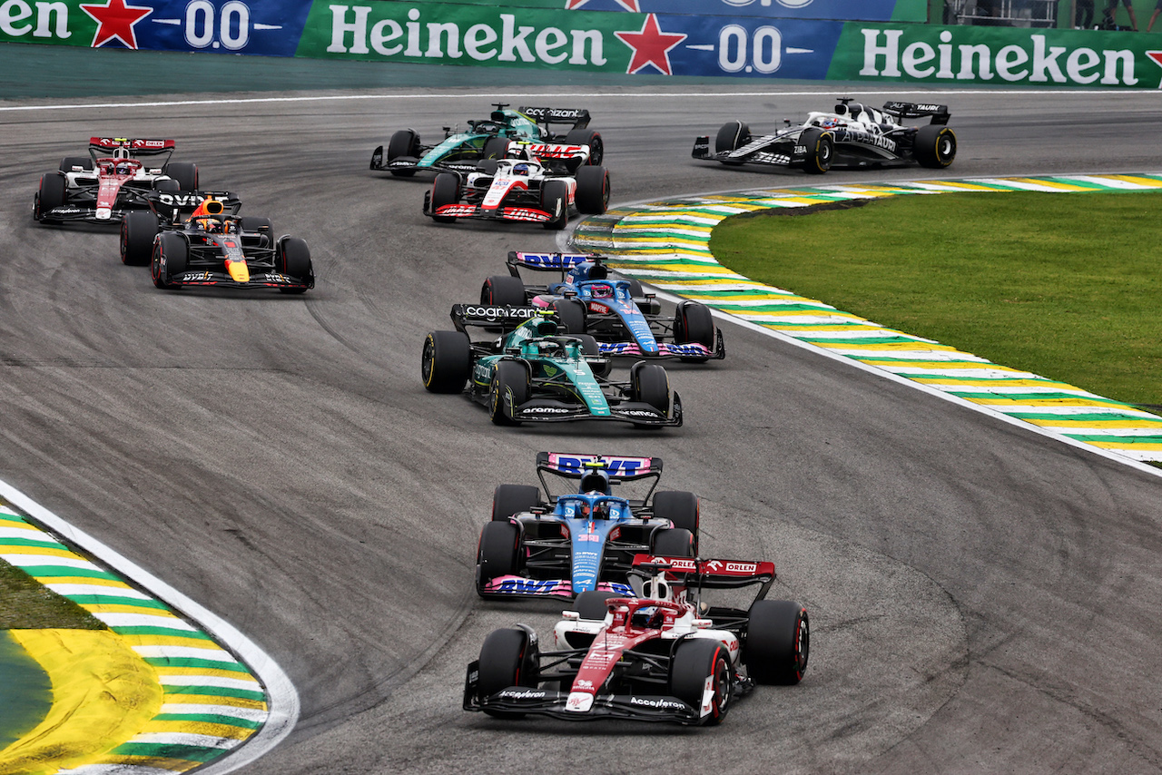 GP BRASILE, Valtteri Bottas (FIN) Alfa Romeo F1 Team C42.
13.11.2022. Formula 1 World Championship, Rd 21, Brazilian Grand Prix, Sao Paulo, Brazil, Gara Day.
 - www.xpbimages.com, EMail: requests@xpbimages.com © Copyright: Coates / XPB Images