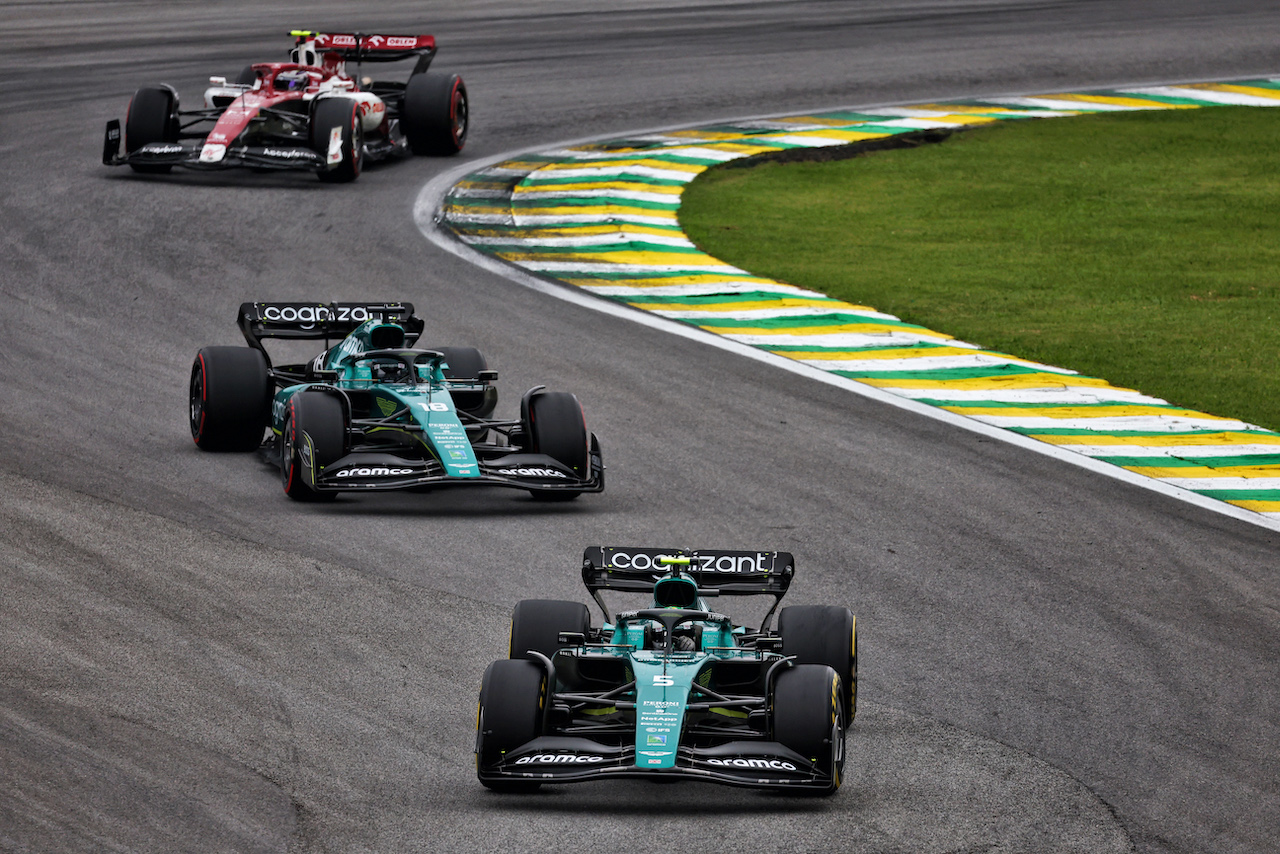 GP BRASILE, Sebastian Vettel (GER) Aston Martin F1 Team AMR22.
13.11.2022. Formula 1 World Championship, Rd 21, Brazilian Grand Prix, Sao Paulo, Brazil, Gara Day.
 - www.xpbimages.com, EMail: requests@xpbimages.com © Copyright: Coates / XPB Images