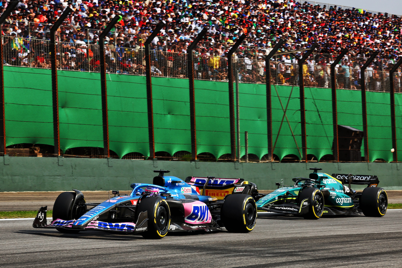 GP BRASILE, Fernando Alonso (ESP) Alpine F1 Team A522.
13.11.2022. Formula 1 World Championship, Rd 21, Brazilian Grand Prix, Sao Paulo, Brazil, Gara Day.
 - www.xpbimages.com, EMail: requests@xpbimages.com © Copyright: Coates / XPB Images