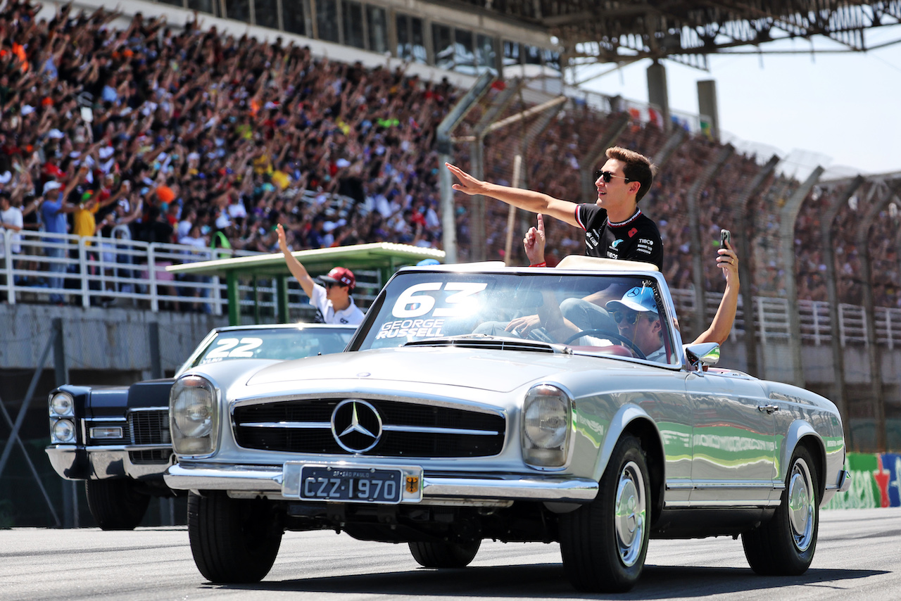 GP BRASILE, George Russell (GBR) Mercedes AMG F1 on the drivers parade.
13.11.2022. Formula 1 World Championship, Rd 21, Brazilian Grand Prix, Sao Paulo, Brazil, Gara Day.
- www.xpbimages.com, EMail: requests@xpbimages.com © Copyright: Bearne / XPB Images