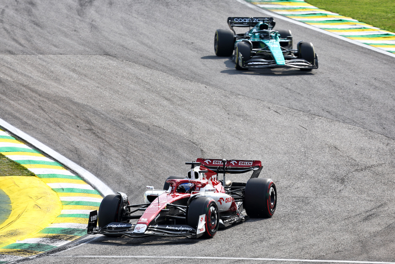 GP BRASILE, Valtteri Bottas (FIN) Alfa Romeo F1 Team C42.
13.11.2022. Formula 1 World Championship, Rd 21, Brazilian Grand Prix, Sao Paulo, Brazil, Gara Day.
- www.xpbimages.com, EMail: requests@xpbimages.com © Copyright: Batchelor / XPB Images