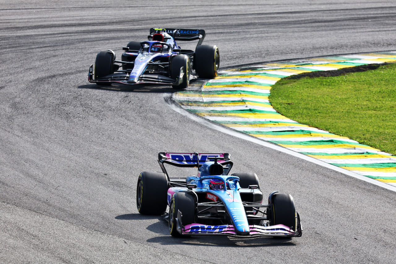 GP BRASILE, Fernando Alonso (ESP) Alpine F1 Team A522.
13.11.2022. Formula 1 World Championship, Rd 21, Brazilian Grand Prix, Sao Paulo, Brazil, Gara Day.
- www.xpbimages.com, EMail: requests@xpbimages.com © Copyright: Batchelor / XPB Images