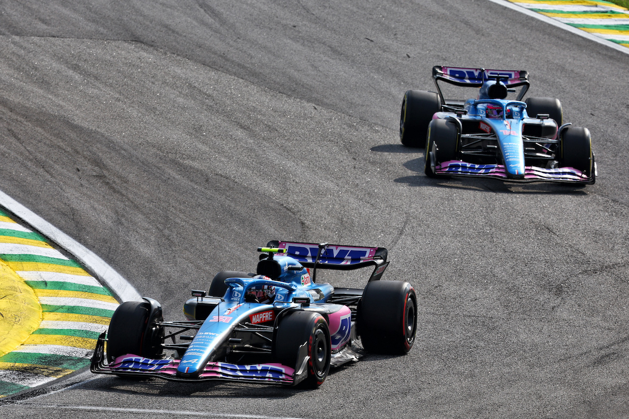 GP BRASILE, Esteban Ocon (FRA) Alpine F1 Team A522.
13.11.2022. Formula 1 World Championship, Rd 21, Brazilian Grand Prix, Sao Paulo, Brazil, Gara Day.
- www.xpbimages.com, EMail: requests@xpbimages.com © Copyright: Batchelor / XPB Images