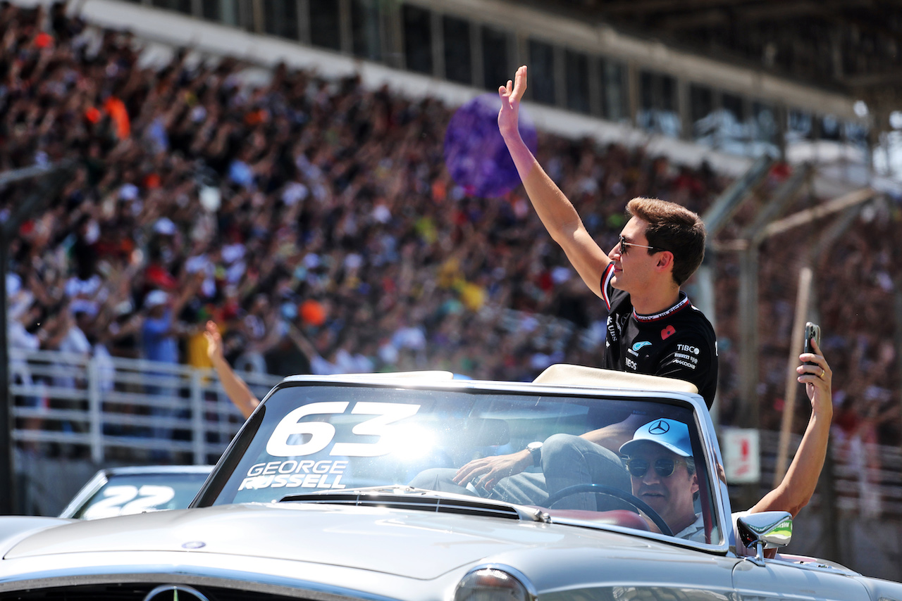GP BRASILE, George Russell (GBR) Mercedes AMG F1 on the drivers parade.
13.11.2022. Formula 1 World Championship, Rd 21, Brazilian Grand Prix, Sao Paulo, Brazil, Gara Day.
- www.xpbimages.com, EMail: requests@xpbimages.com © Copyright: Bearne / XPB Images