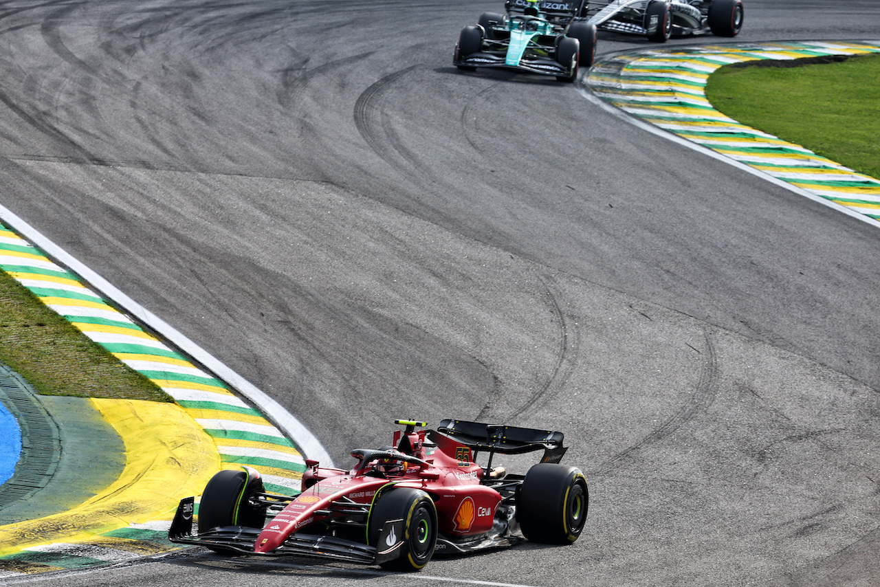 GP BRASILE, Carlos Sainz Jr (ESP) Ferrari F1-75.
13.11.2022. Formula 1 World Championship, Rd 21, Brazilian Grand Prix, Sao Paulo, Brazil, Gara Day.
- www.xpbimages.com, EMail: requests@xpbimages.com © Copyright: Batchelor / XPB Images