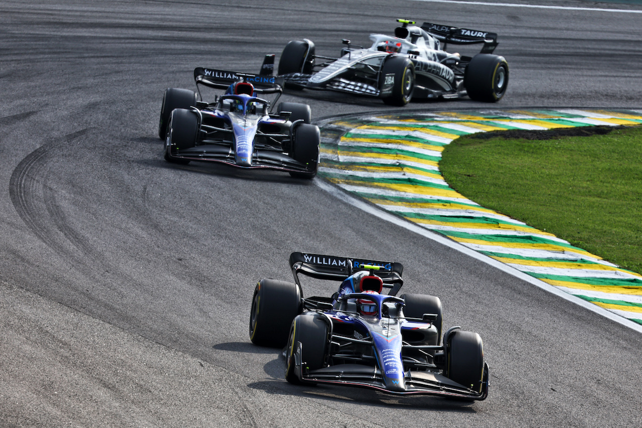 GP BRASILE, Nicholas Latifi (CDN) Williams Racing FW44.
13.11.2022. Formula 1 World Championship, Rd 21, Brazilian Grand Prix, Sao Paulo, Brazil, Gara Day.
- www.xpbimages.com, EMail: requests@xpbimages.com © Copyright: Batchelor / XPB Images