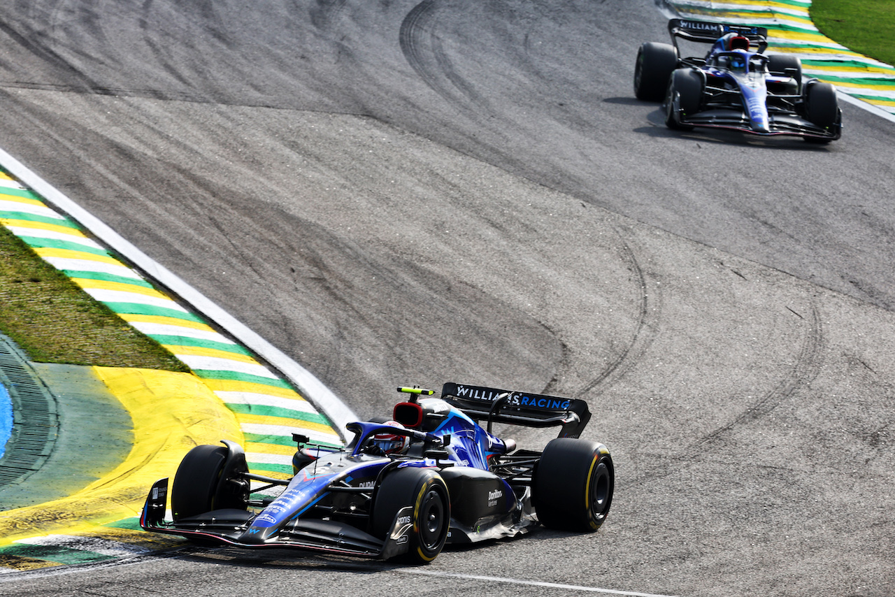 GP BRASILE, Nicholas Latifi (CDN) Williams Racing FW44.
13.11.2022. Formula 1 World Championship, Rd 21, Brazilian Grand Prix, Sao Paulo, Brazil, Gara Day.
- www.xpbimages.com, EMail: requests@xpbimages.com © Copyright: Batchelor / XPB Images