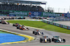 GP BRASILE, Max Verstappen (NLD) Red Bull Racing RB18 e Lewis Hamilton (GBR) Mercedes AMG F1 W13 make contact as they battle for position. 
13.11.2022. Formula 1 World Championship, Rd 21, Brazilian Grand Prix, Sao Paulo, Brazil, Gara Day.
- www.xpbimages.com, EMail: requests@xpbimages.com © Copyright: XPB Images