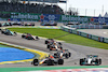 GP BRASILE, Max Verstappen (NLD) Red Bull Racing RB18 e Lewis Hamilton (GBR) Mercedes AMG F1 W13 make contact as they battle for position. 
13.11.2022. Formula 1 World Championship, Rd 21, Brazilian Grand Prix, Sao Paulo, Brazil, Gara Day.
- www.xpbimages.com, EMail: requests@xpbimages.com © Copyright: XPB Images