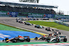 GP BRASILE, Max Verstappen (NLD) Red Bull Racing RB18 e Lewis Hamilton (GBR) Mercedes AMG F1 W13 make contact as they battle for position. 
13.11.2022. Formula 1 World Championship, Rd 21, Brazilian Grand Prix, Sao Paulo, Brazil, Gara Day.
- www.xpbimages.com, EMail: requests@xpbimages.com © Copyright: XPB Images