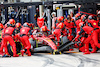 GP BRASILE, Carlos Sainz Jr (ESP) Ferrari F1-75 makes a pit stop.
13.11.2022. Formula 1 World Championship, Rd 21, Brazilian Grand Prix, Sao Paulo, Brazil, Gara Day.
- www.xpbimages.com, EMail: requests@xpbimages.com © Copyright: Batchelor / XPB Images