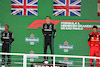 GP BRASILE, Lewis Hamilton (GBR), Mercedes AMG F1  Lewis Hamilton (GBR), Mercedes AMG F1  e Carlos Sainz Jr (ESP), Ferrari 
13.11.2022. Formula 1 World Championship, Rd 21, Brazilian Grand Prix, Sao Paulo, Brazil, Gara Day.
- www.xpbimages.com, EMail: requests@xpbimages.com © Copyright: Charniaux / XPB Images