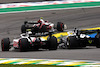 GP BRASILE, Mick Schumacher (GER), Haas F1 Team e Pierre Gasly (FRA), AlphaTauri F1 
13.11.2022. Formula 1 World Championship, Rd 21, Brazilian Grand Prix, Sao Paulo, Brazil, Gara Day.
- www.xpbimages.com, EMail: requests@xpbimages.com ¬© Copyright: Charniaux / XPB Images