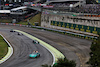 GP BRASILE, George Russell (GBR) Mercedes AMG F1 W13 davanti a behind the Aston Martin FIA Safety Car.
13.11.2022. Formula 1 World Championship, Rd 21, Brazilian Grand Prix, Sao Paulo, Brazil, Gara Day.
- www.xpbimages.com, EMail: requests@xpbimages.com © Copyright: Bearne / XPB Images